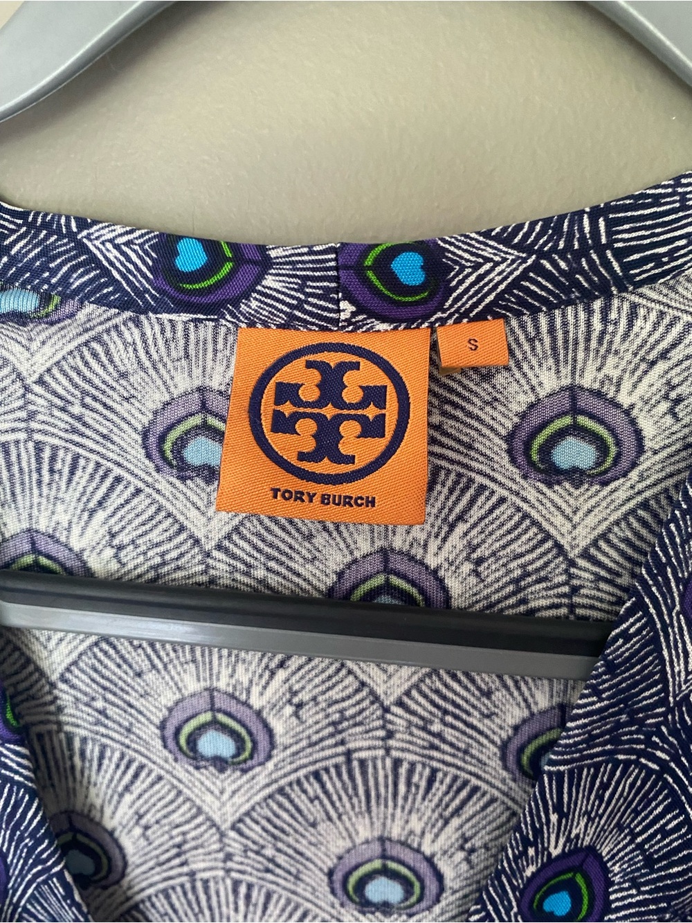 TORY BURCH •Rare• "Theona" 100% Silk Faux Wrap Peacock Printed Dress Size Small - Picture 3 of 7
